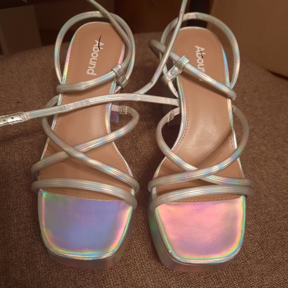 Abound Platform Tiffanee Silver Block Heel sandal size 6